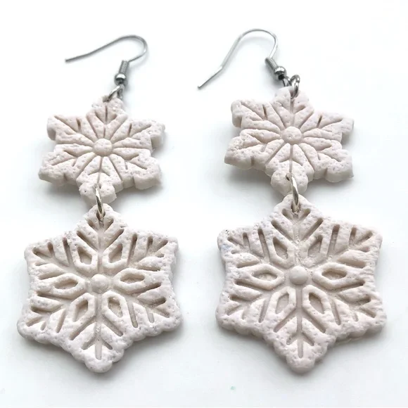 Handmade snowflake earrings - Picture 2 of 5